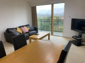 Cop 26 Glasgow Harbour 1 bed flat, 5 mins walk to venue, with parking.